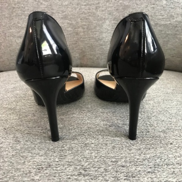 Marc Fisher Black Classic Heels Size 5 - Picture 5 of 7